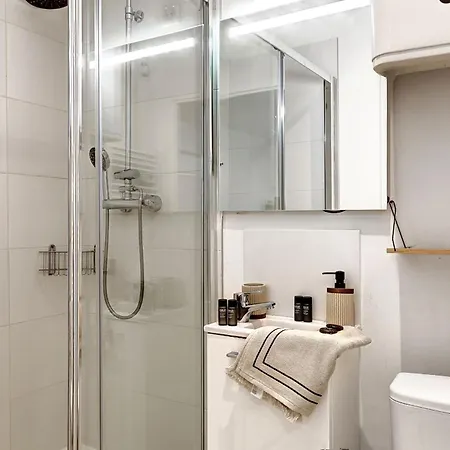 Appartement Charme Parisien Pres Des Buttes-chaumont